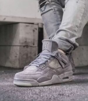 Air Jordan 4 Retro Kaws