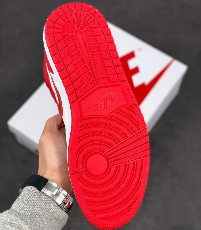 Air-Jordan-1-High-OG-Heritage-White-University-Red-Black-For-Sale-7