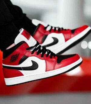 Air Jordan 1 Mid Chicago Toe