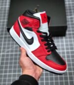 Air-Jordan-1-Mid-Chicago-Toe-554724-069-2.jpg