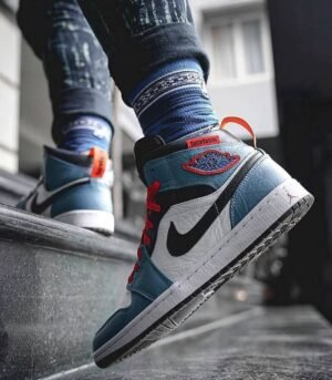 Air Jordan 1 Mid Fearless Facetasm