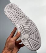 Air-Jordan-1-Mid-Grey-Camo-DC9035-100-5.jpg