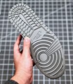 Air-Jordan-1-Mid-Light-Smoke-Grey-554724-092-5-1.jpg