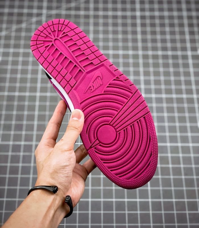 Air-Jordan-1-Mid-Magenta-Womens-BQ6472-005-6.jpg