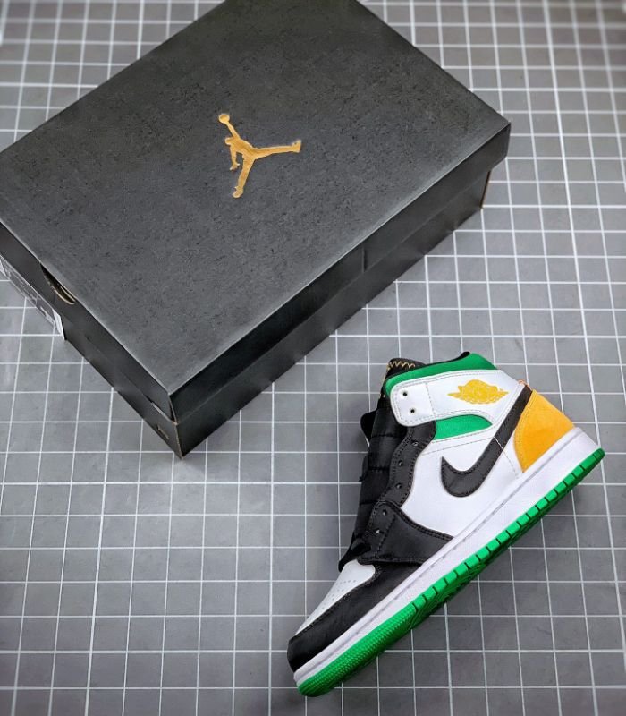 Air-Jordan-1-Mid-Oakland-852542-101-3.jpg