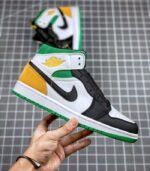 Air-Jordan-1-Mid-Oakland-852542-101-4.jpg