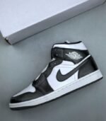 Air-Jordan-1-Mid-Panda-Womens-DV0991-101-4.jpg