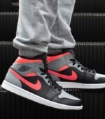 Air-Jordan-1-Mid-Pink-Shadow-554724-059-1.jpg