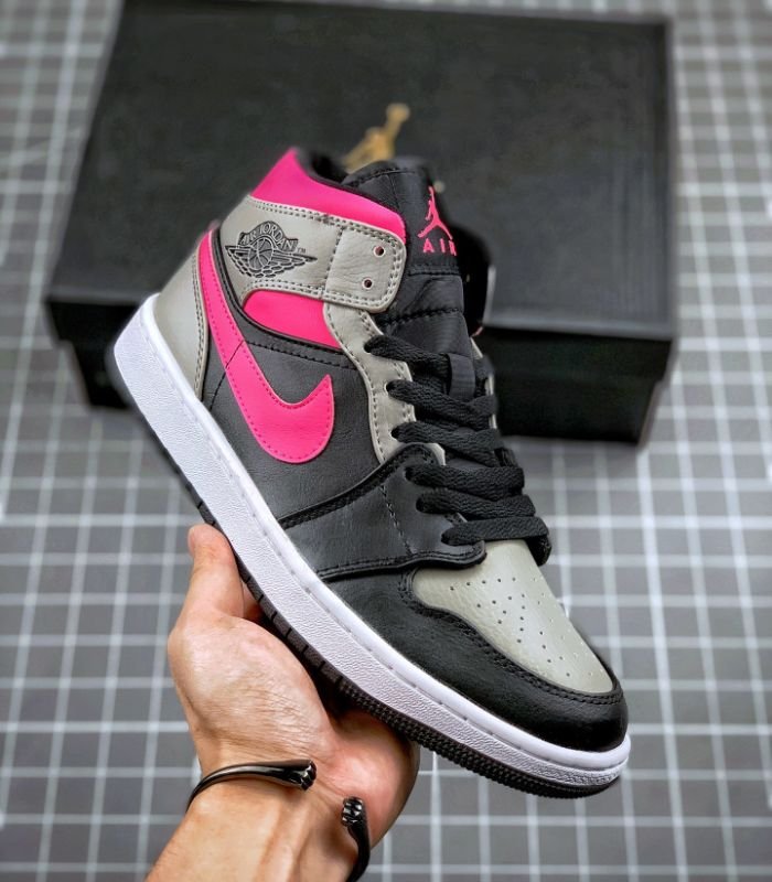 Air-Jordan-1-Mid-Pink-Shadow-554724-059-2.jpg