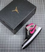 Air-Jordan-1-Mid-Pink-Shadow-554724-059-3.jpg
