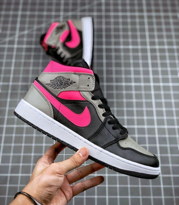 Air-Jordan-1-Mid-Pink-Shadow-554724-059-4.jpg
