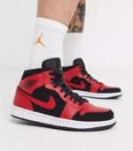 Air-Jordan-1-Mid-Reverse-Bred-554724-054-1.jpg