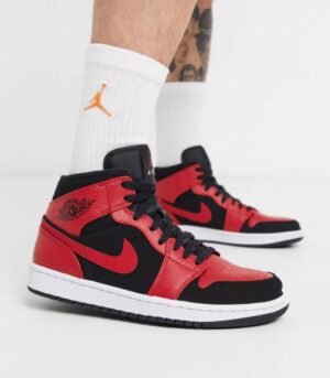 Air Jordan 1 Mid Reverse Bred