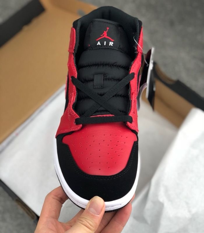 Air-Jordan-1-Mid-Reverse-Bred-554724-054-4.jpg