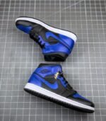 Air-Jordan-1-Mid-Royal-2020-554724-068-5.jpg