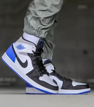 Air Jordan 1 Mid SE Royal Black Toe