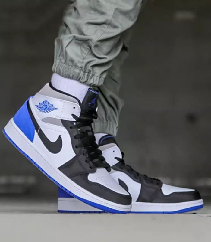 Air-Jordan-1-Mid-SE-Royal-Black-Toe-852542-102-1.jpg