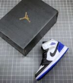 Air-Jordan-1-Mid-SE-Royal-Black-Toe-852542-102-2.jpg