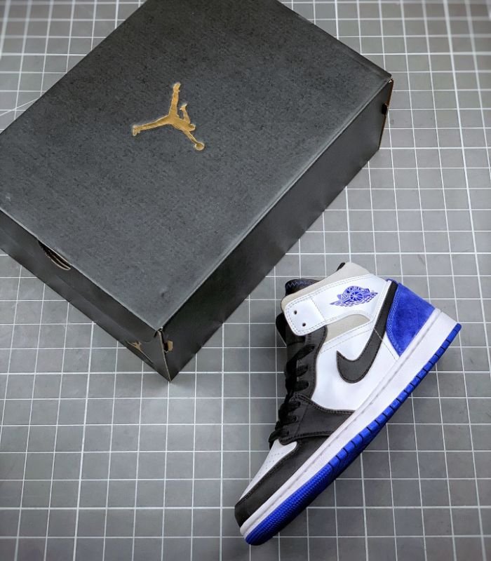 Air-Jordan-1-Mid-SE-Royal-Black-Toe-852542-102-2.jpg