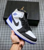 Air-Jordan-1-Mid-SE-Royal-Black-Toe-852542-102-5.jpg