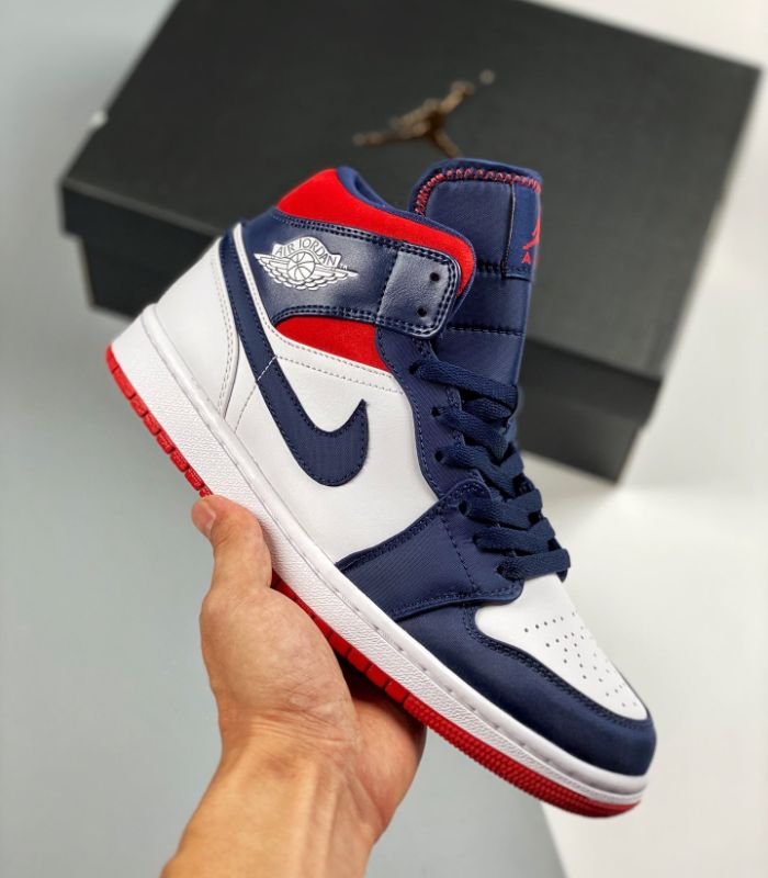 Air-Jordan-1-Mid-SE-USA-852542-104-2.jpg