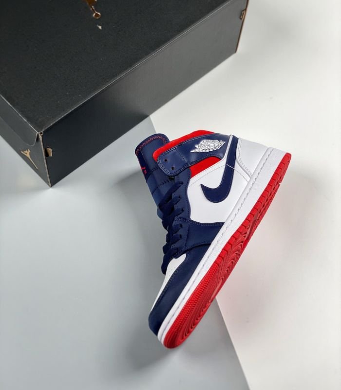 Air-Jordan-1-Mid-SE-USA-852542-104-3.jpg
