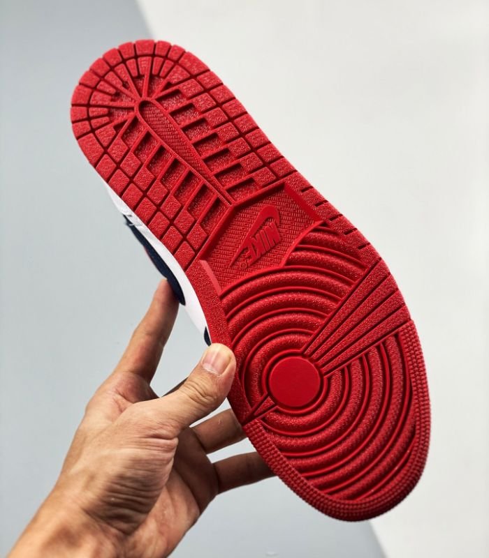 Air-Jordan-1-Mid-SE-USA-852542-104-6.jpg