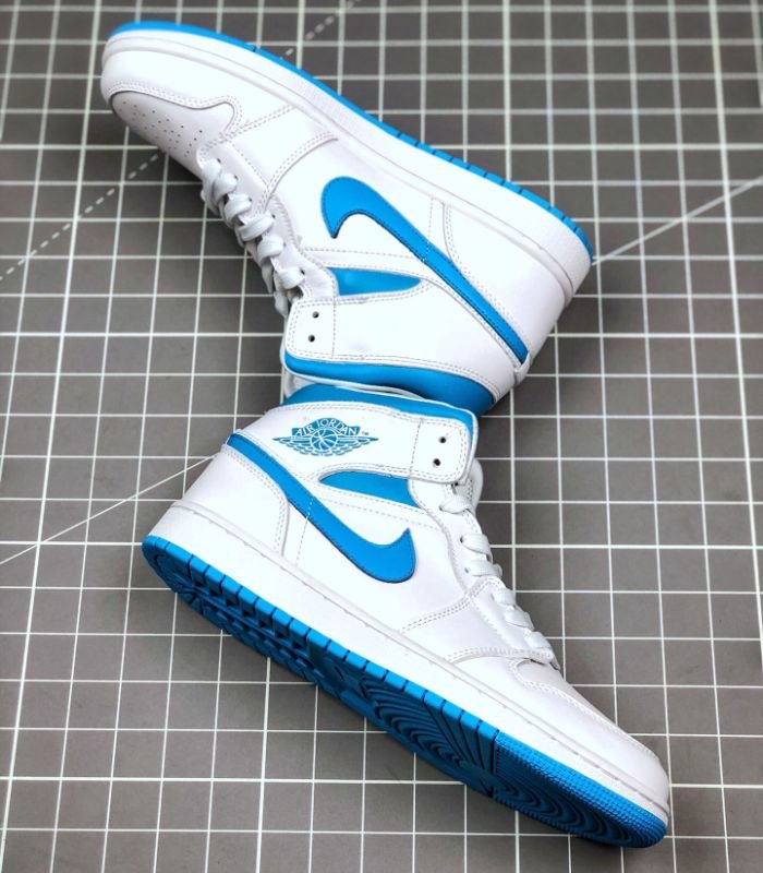 Air-Jordan-1-Mid-UNC-Womens-BQ6472-114-6.jpg