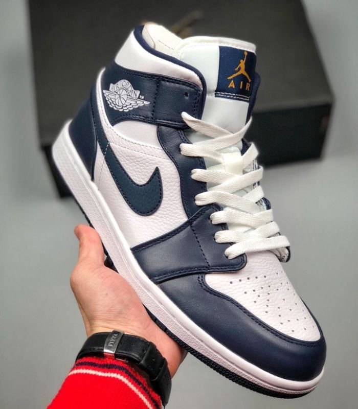Air-Jordan-1-Mid-White-Metallic-Gold-Obsidian-554724-174-3.jpg