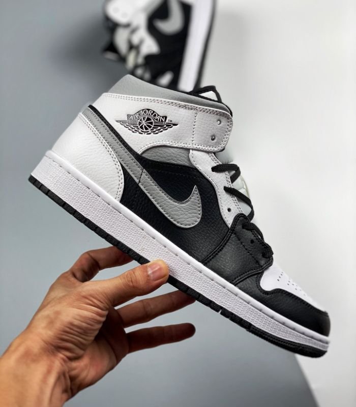 Air-Jordan-1-Mid-White-Shadow-554724-073-2.jpg