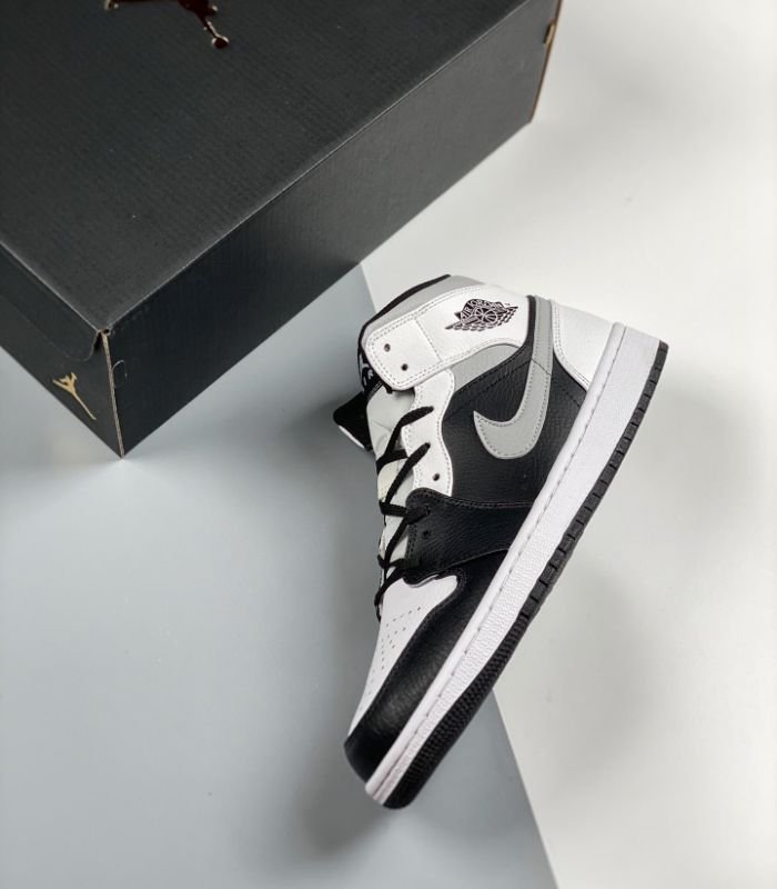 Air-Jordan-1-Mid-White-Shadow-554724-073-3.jpg