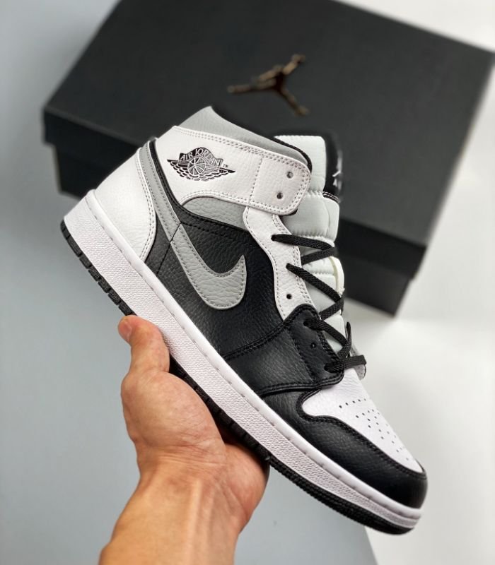 Air-Jordan-1-Mid-White-Shadow-554724-073-5.jpg