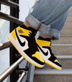 Air Jordan 1 Mid Yellow Toe Nero