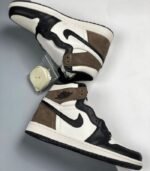Air-Jordan-1-Retro-High-Dark-Mocha-555088-105-4.jpg
