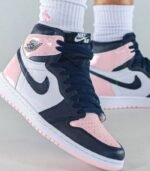 Air-Jordan-1-Retro-High-OG-Atmosphere-Womens-DD9335-641-1.jpg