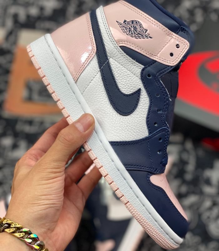 Air-Jordan-1-Retro-High-OG-Atmosphere-Womens-DD9335-641-3.jpg