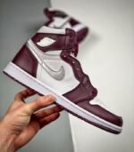 Air-Jordan-1-Retro-High-OG-Bordeaux-555088-611-2.jpg