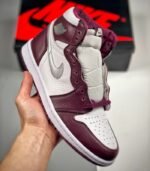Air-Jordan-1-Retro-High-OG-Bordeaux-555088-611-6.jpg