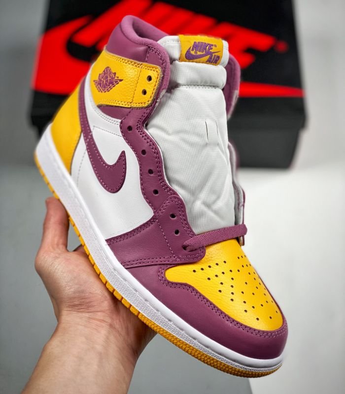 Air-Jordan-1-Retro-High-OG-Brotherhood-555088-706-2.jpg