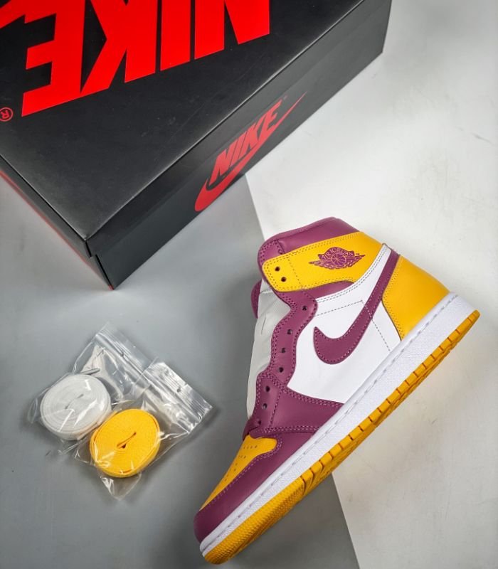 Air-Jordan-1-Retro-High-OG-Brotherhood-555088-706-4.jpg