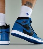 Air-Jordan-1-Retro-High-OG-Dark-Marina-Blue-555088-404-1