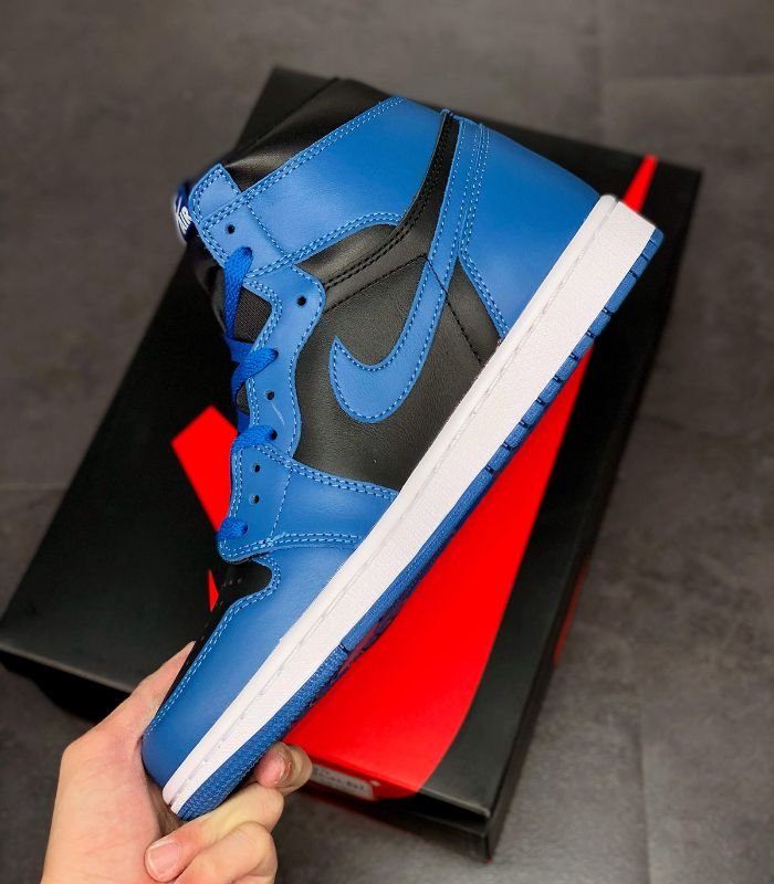 Air-Jordan-1-Retro-High-OG-Dark-Marina-Blue-555088-404-4