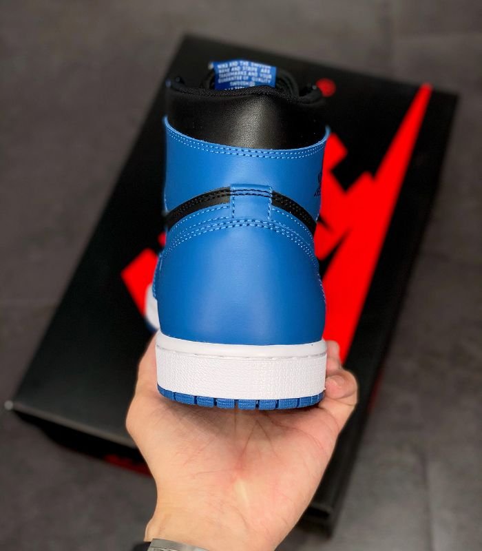 Air-Jordan-1-Retro-High-OG-Dark-Marina-Blue-555088-404-5