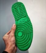 Air-Jordan-1-Retro-High-OG-Lucky-Green-DZ5485-031-6