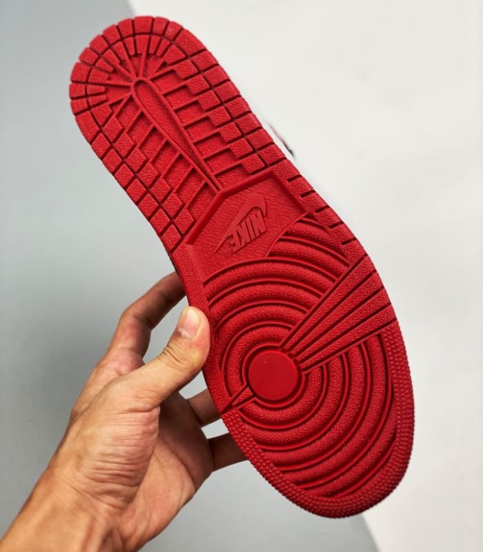 Air-Jordan-1-Retro-High-OG-Patent-Bred-555088-063-6