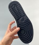 Air-Jordan-1-Retro-High-OG-Skyline-DX0054-805-6