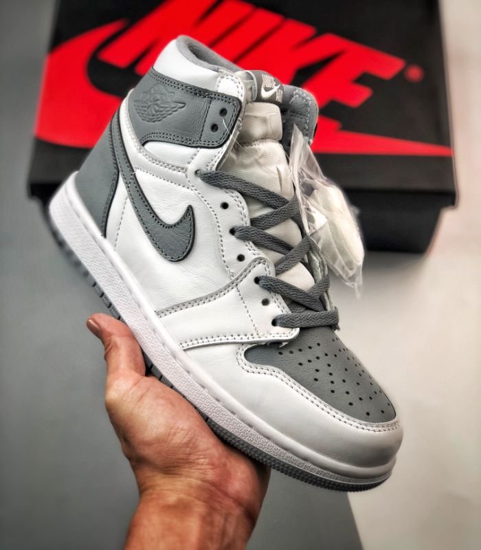 Air-Jordan-1-Retro-High-OG-Stealth-555088-037-2