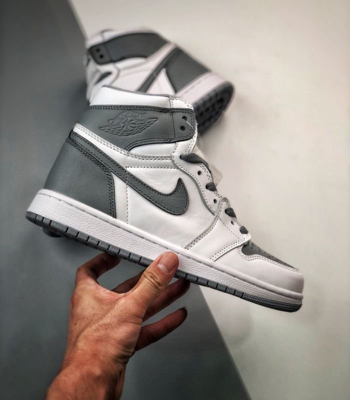 Air-Jordan-1-Retro-High-OG-Stealth-555088-037-3