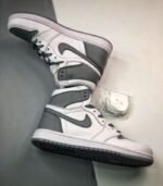 Air-Jordan-1-Retro-High-OG-Stealth-555088-037-5
