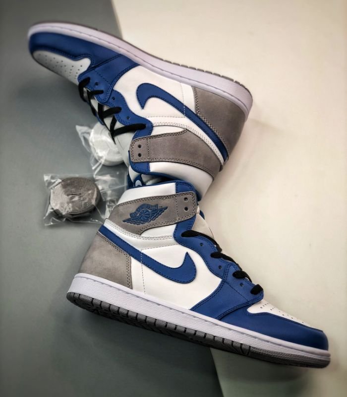 Air-Jordan-1-Retro-High-OG-True-Blue-DZ5485-410-5